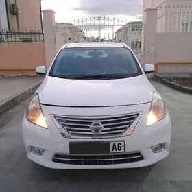 Nissan Versa 2012