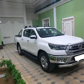 Toyota Hilux 2021