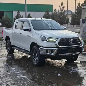 Toyota Hilux 2024