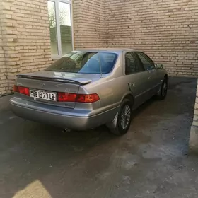 Toyota Camry 2000