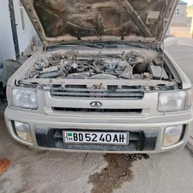 Infiniti QX4 2002