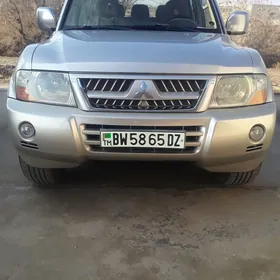 Mitsubishi Pajero 2005