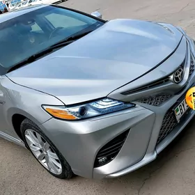 Toyota Camry 2018