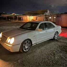 Mercedes-Benz E320 1996