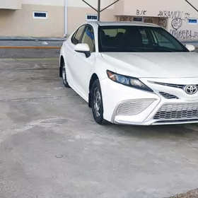 Toyota Camry 2021