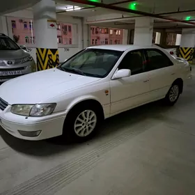 Toyota Camry 2001