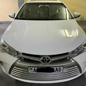 Toyota Camry 2017