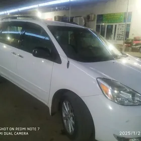 Toyota Sienna 2004