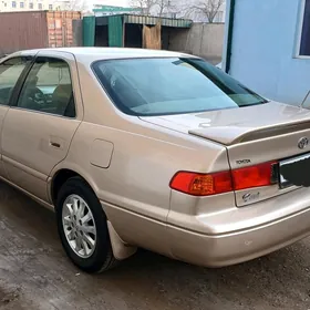 Toyota Camry 2001