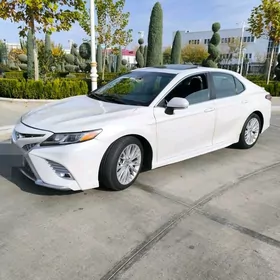 Toyota Camry 2018