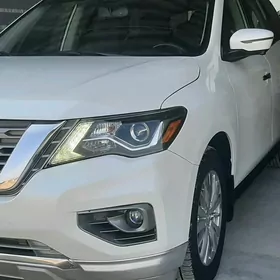 Nissan Pathfinder 2019