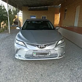 Toyota Camry 2019