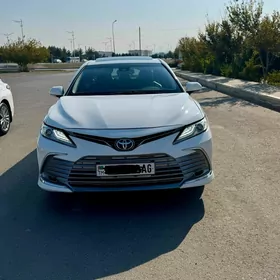 Toyota Camry 2018