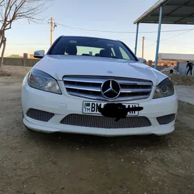 Mercedes-Benz C300 2010