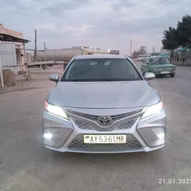 Toyota Camry 2019