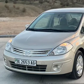 Nissan Tiida 2010