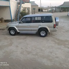 Mitsubishi Pajero 1993