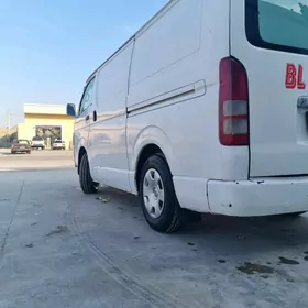 Toyota Hiace 2005