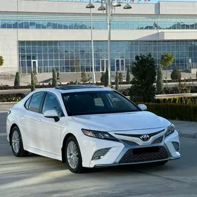 Toyota Camry 2019