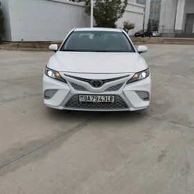 Toyota Camry 2018