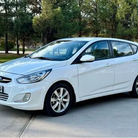 Hyundai Accent 2013