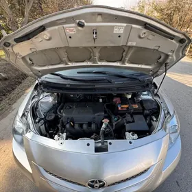 Toyota Yaris 2011