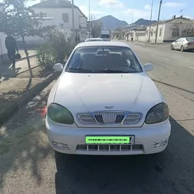 Daewoo Lanos 2000