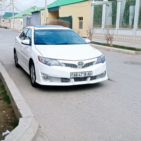 Toyota Camry 2014