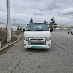 Toyota Hiace 2014