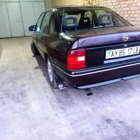 Opel Vectra 1990