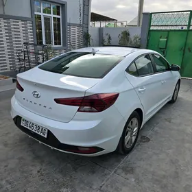 Hyundai Elantra 2019