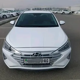 Hyundai Elantra 2020