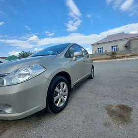 Nissan Tiida 2008