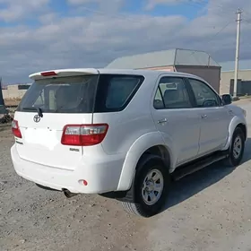 Toyota Fortuner 2012