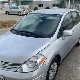 Nissan Versa 2012