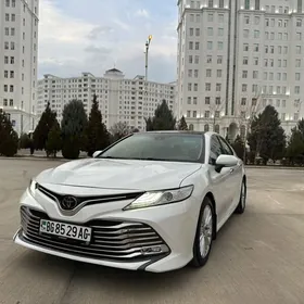 Toyota Camry 2018