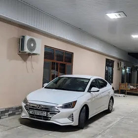 Hyundai Elantra 2019