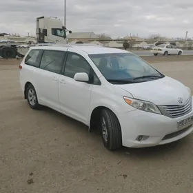 Toyota Sienna 2010