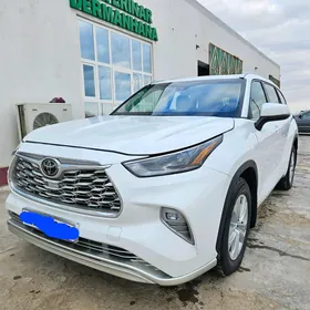 Toyota Highlander 2021