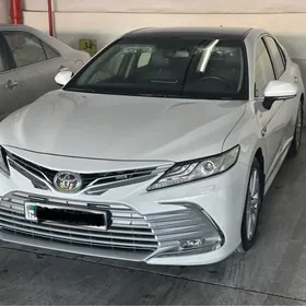 Toyota Camry 2023