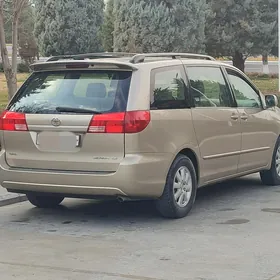 Toyota Sienna 2004