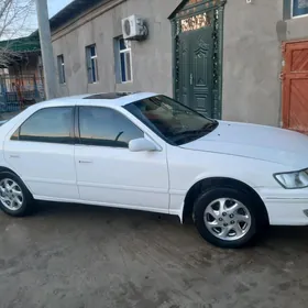 Toyota Camry 2001