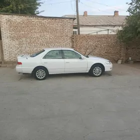 Toyota Camry 2001