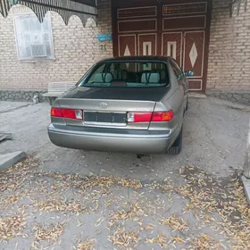 Toyota Camry 2000