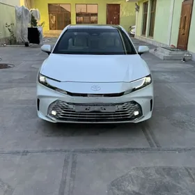 Toyota Camry 2025