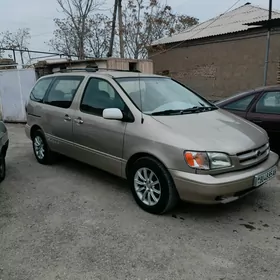 Toyota Sienna 2000