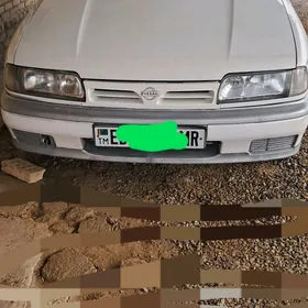 Nissan Primera 1990