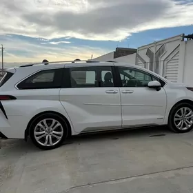 Toyota Sienna 2022