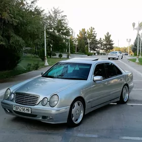 Mercedes-Benz E320 2000