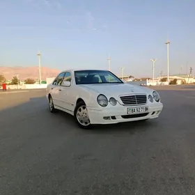 Mercedes-Benz E320 2001